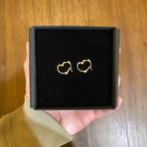 14K Gold Small Heart Hoops Huggies

Only tagged Babygold for exposure!
